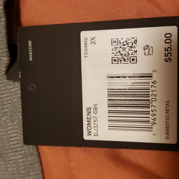 Womans sports bra - Picture 4 of 6